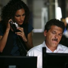 Simona Cavallari e Ninni Bruschetta in una scena della serie tv Squadra Antimafia - Palermo oggi