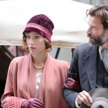 Gabriella Pession e Johannes Brandrup in una scena del film tv Lo smemorato di Collegno