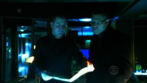 Laurence Fishburn e George Eads nell'episodio 'Turn, Turn, Turn' della nona stagione di CSI - Las Vegas
