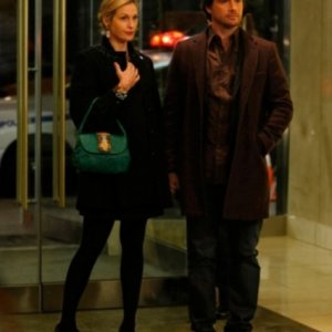 Kelly Rutherford e Matthew Settle nell'episodio 'Remains of the J' della serie tv Gossip Girl