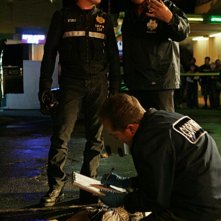 Laurence Fishburn e George Eads in una scena dell'episodio 'Turn, Turn, Turn' della nona stagione di CSI - Las Vegas
