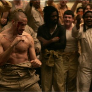 Joseph Fiennes in un'immagine del film Prison Escape