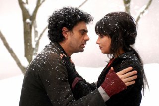 Rolando Villazón e Anna Netrebko in una scena del film La Bohème