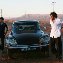 Adriano Giannini ed Emanuele Bosi attraversano il Marocco con la loro auto in La casa sulle nuvole