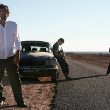 Adriano Giannini ed Emanuele Bosi sulle strade del Marocco in una scena di La casa sulle nuvole