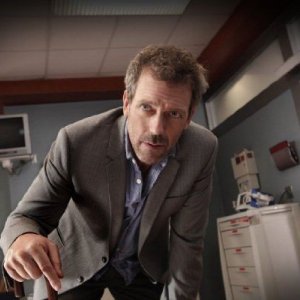 Hugh Laurie in una scena di Locked In di Dr. House: Medical Division