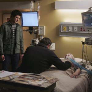 Matt Dallas  in un momento drammatico nell'episodio 'Altri modi di comunicare' della serie tv Kyle XY