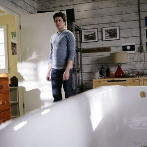Matt Dallas in una scena dell'episodio ' Free to Be You and Me ' della serie tv Kyle XY