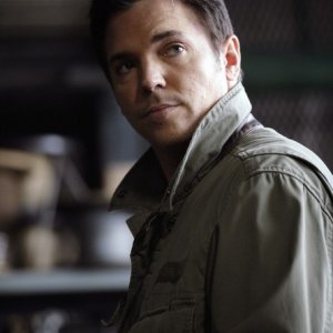 Nicholas Lea in una scena dell'episodio 'Equilibri Precari' della seconda stagione della serie Kyle XY