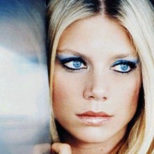 Uno splendido primo piano di Peta Wilson