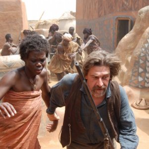 Fatou Kine Boye e Fabio Sartor in una scena di Bakhita