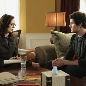 Anna Galvin insieme a  Matt Dallas in una scena dell'episodio 'Grounded' della seconda stagione della serie televisiva Kyle XY