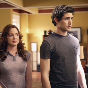 April Matson e Matt Dallas in un momento dell'epidodio 'In cerca di Jessi' della serie televisiva Kyle XY