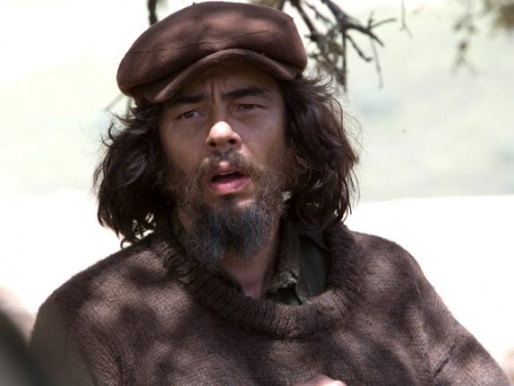 Benicio Del Toro E Il Comandante Ernesto Guevara Nel Film Che Guerriglia 110601