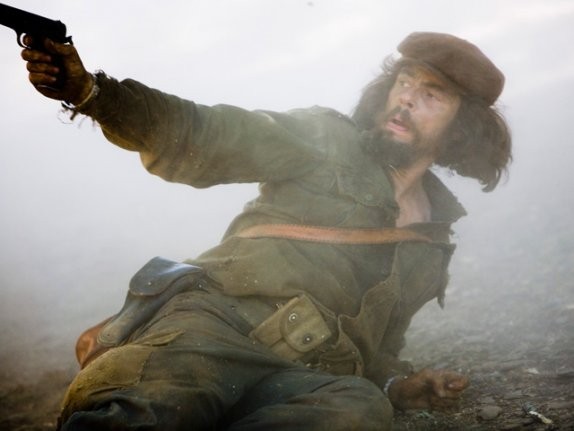 Benicio Del Toro Interpreta Il Comandante Ernesto Guevara Nel Film Che Guerriglia 110599