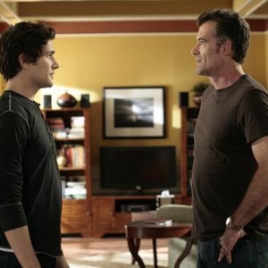 Bruce Thomas e Matt Dallas nell'episodio 'Grounded' della seconda stagione della serie televisiva Kyle XY