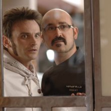 Fernando Tejero e Javier Cámara in una scena del film Fuori menù