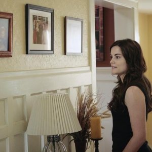 Jessi, nel cui ruolo troviamo Jaimie Alexander, nell'episodio 'Scacco alla Madacorp' della serie tv Kyle XY