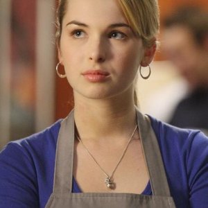 Kirsten Prout in una scena dell'episodio 'Between the Rack and a Hard Place' della serie tv Kyle XY