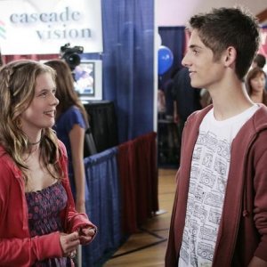 Magda Apanowicz e Jean-Luc Bilodeau in una scena dell'episodio 'Verso il Futuro' della serie televisiva Kyle XY