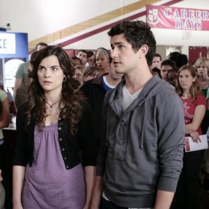 Matt Dallas e Jaimie Alexander in una scena dell'episodio 'Verso il Futuro' della serie televisiva Kyle XY