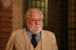 Paolo Villaggio in una scena del film Generazione 1000 euro