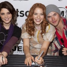 Rachelle Lefevre Con Ashley Greene E Kellan Lutz In Occasione Del Lancio Del Dvd Di Twilight 110943