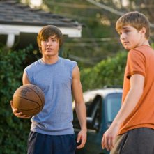 Zac Efron e Sterling Knight in un'immagine del film 17 Again - Ritorno al Liceo