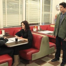 Ally Sheedy, Matt Dallas in una sequenza dell'episodio 'Hello...' della serie tv Kyle XY