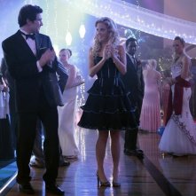 Chelan Simmons e Matt Dallas al ballo della scuola nel finale della seconda stagione di Kyle XY: I've Had the Time of my Life