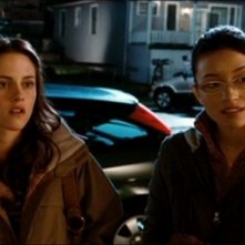 Christian Serratos E Kristen Stewart In Una Scena Del Film Twilight 111025