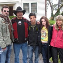 Gil Birmingham, Taylor Lautner, Kristen Stewart e Catherine Hardwicke durante la lavorazione di Twilight