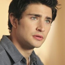 Matt Dallas in una scena dell'episodio 'Hello...' della serie tv Kyle XY