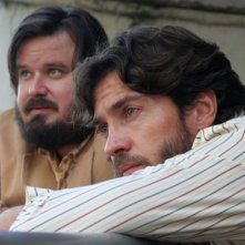Giuseppe Battiston e Alessio Boni in una scena del film Complici del silenzio