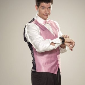 Ken Marino in una foto promozionale per la serie TV Party Down