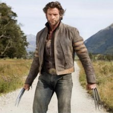 Hugh Jackman solo in mezzo alla campagna in una scena di X-Men - Le origini: Wolverine