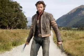 Hugh Jackman solo in mezzo alla campagna in una scena di X-Men - Le origini: Wolverine
