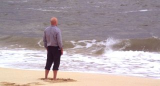 Terry O'Quinn in una scena dell'episodio Dead is Dead di Lost
