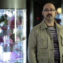 Un intenso primo piano di Javier Camara in Fuori menù