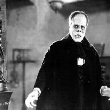 Lon Chaney è Erik in The Phantom of the Opera