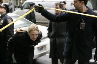 Anna Torv in un momento dell'episodio Bad Dreams di Fringe