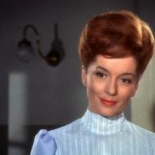 Barbara Shelley è Carla Hoffman ne Lo sguardo che uccide