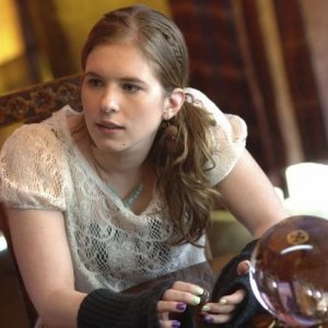 Magda Apanowicz in una scena dell'episodio 'Psychic Friend' della serie tv Kyle XY