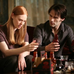 True Blood: Deborah Ann Woll  e Stephen Moyer in una immagine della seconda stagione della serie