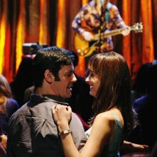 Alexie Gilmore e Mather Zickel ballano nell'episodio Left Of the Dial di Cupid