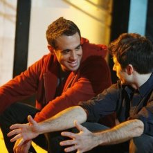 Bobby Cannavale e Rick Gomez in una scena dell'episodio The Tommy Brown Affair di Cupid