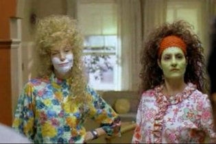 Connie and Carla - Trailer