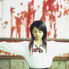 Una disturbante immagine del film Love Exposure (Ai no mukidashi)