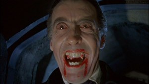 Christopher Lee è Dracula nel film Dracula il vampiro