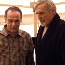 Dennis Hopper, Dean Stockwell nell'episodio 'Los Muertos' della serie tv Crash